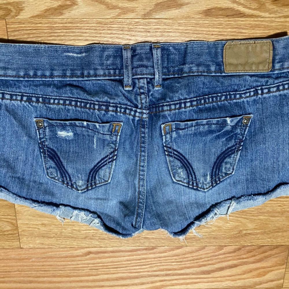 Hollister Double Button Shorts - Picture 1 of 3